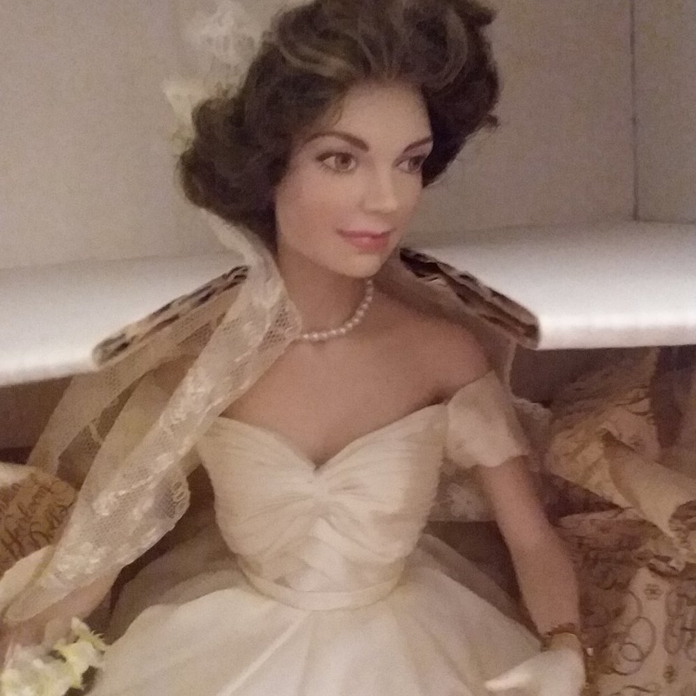 Jackie Kennedy in Wedding Dress Franklin Mint Heirloom Doll
